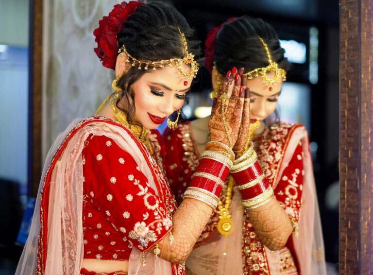 Bridal Poses दुल्हन पोज़ – खास लम्हों को सजीव करने की कला 15 पोज़