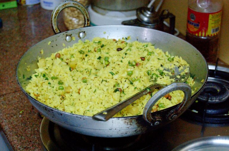 Poha Calories , poha kaise banta hai , poha recipes hindi